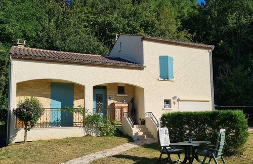 Frayssinet-le-Gelat Bed & Breakfast | Bed & Breakfast/Chambre d'hôtes 'La Perle de Frayssinet-Le-Gélat', France