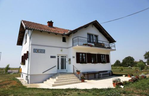 Svajcarnica Bed & Breakfast | Bed & Breakfast Ana