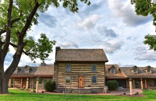 Swoope Bed & Breakfast | Bed&Breakfast in a 1795 Log Cabin on working farm, Margaret Baylor-Swoope suite
