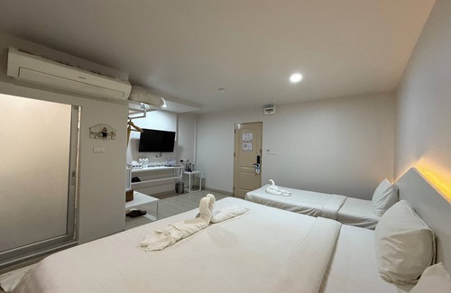 Nonthaburi Hotel | Bed by Boat Hotel & Apartment