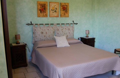 Bacu Abis House | Bed and Breakfast Del Viale / en suite room, ideal for 2/3 people.