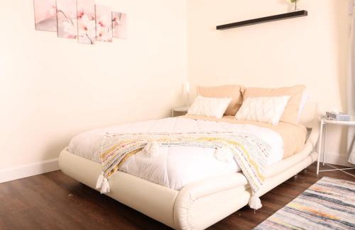 Cote-Des-Neiges—Notre-Dame-De-Grace Apartment | bedford - Urban escape