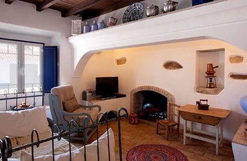 Mertola Bed & Breakfast | Bedroom 5- Aunt Amália's House