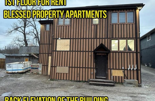 Rockwood House | Bedroom for couple with free parking