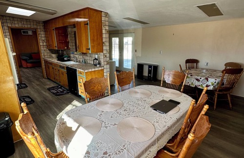 Tucson House | Bedroom has 2 twin bedsn