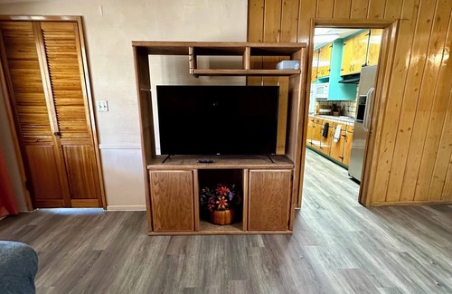 Tucson House | Bedroom has 2 twin bedsn