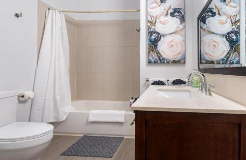 Earlscourt Apartment | Bedroom in Corso Italia Neighborhood