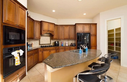 Cypress House | Bedroom with 3.5-Bathroom near Golf Course!