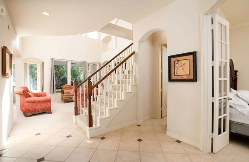 Cypress House | Bedroom with 3.5-Bathroom near Golf Course!