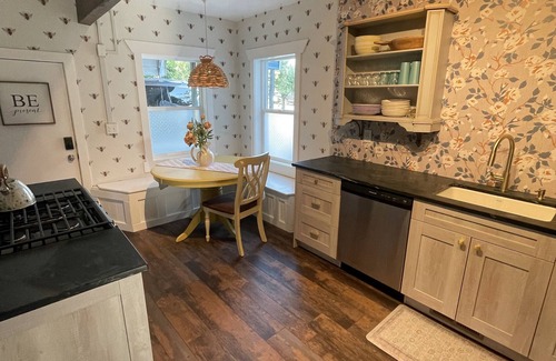Pleasant Grove Cottage | "BEE Home away from Home!"nA pioneer charmer, fully updated with buzzing decor.