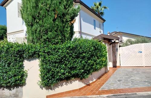 Luni Bed & Breakfast | BEE HOME