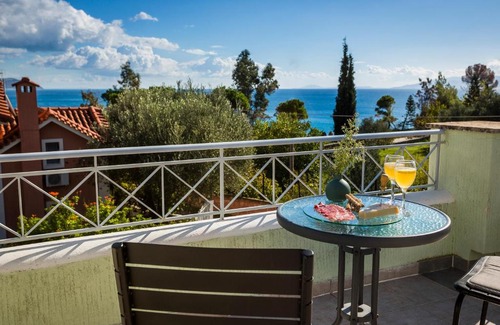 Pesada Villa | Bee's Knees Retreat
