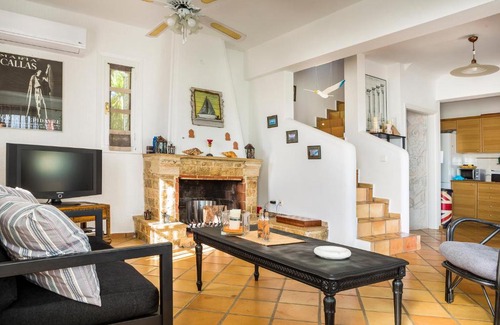 Pesada Villa | Bee's Knees Retreat