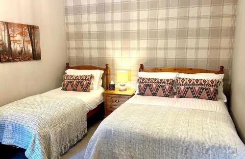 Blairgowrie Bed & Breakfast | Beechtree Cottage, Ardle Family Room, Kirkmichael