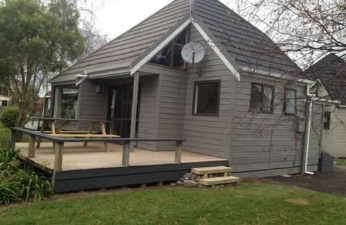 Ohakune Ski Chalet | Beechwood Chalet in the heart of Ohakune .