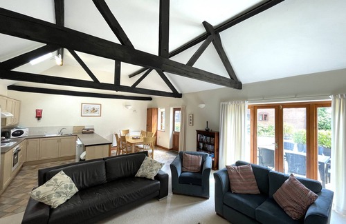 Wood Norton House | BEECHWOOD, family friendly, character holiday cottage in Foulsham