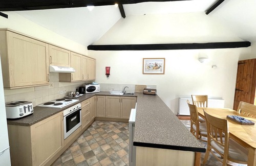 Wood Norton House | BEECHWOOD, family friendly, character holiday cottage in Foulsham