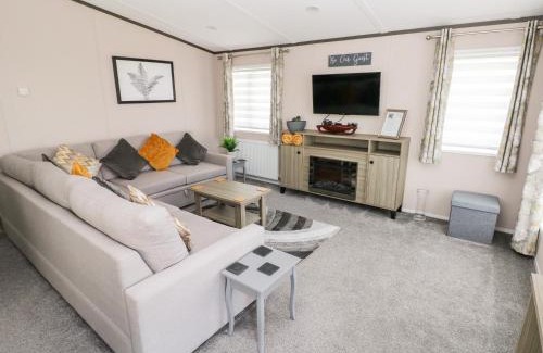 Hasguard Cross House | Beechwood Lodge