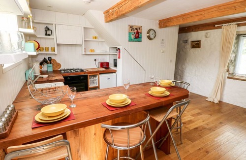Cosheston Cottage | Beekeeper's Cottage