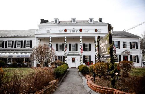 Rhinebeck Village Business District Hotel | Beekman Arms and Delamater Inn