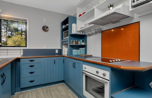 Pakaraka Cottage | Bees Knees Cottage Retreat - Oromahoe Holiday Home
