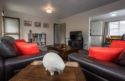 Rotorua House | Beez Kneez