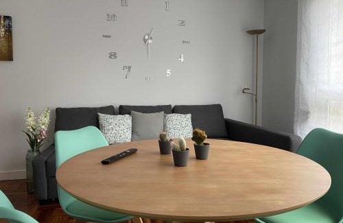 Distrito Llano Apartment | Begoña Centro by FlowHome