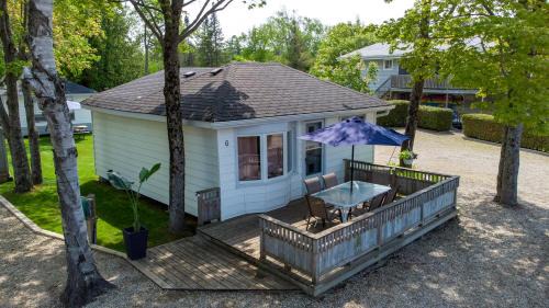 Sauble Beach Hotel | Bel Air Cottages and Motel