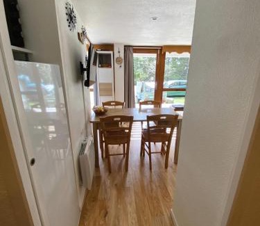 Chamrousse Apartment | Bel appart pour 4/6 pers plein SUD sans vis a vis