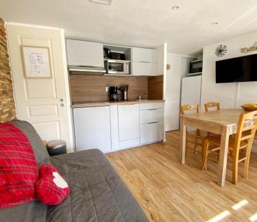 Chamrousse Apartment | Bel appart pour 4/6 pers plein SUD sans vis a vis