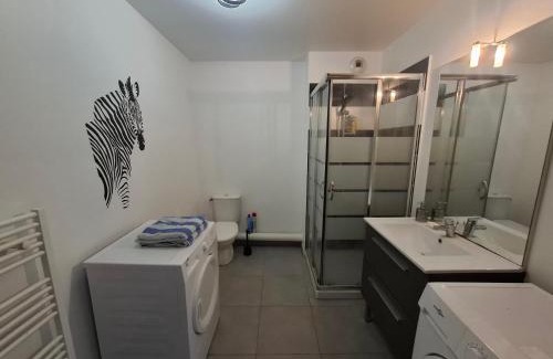 La Celle-sous-Gouzon Apartment | Bel appartement - Grande Terrasse - Parking
