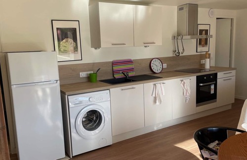 Vicq-sur-Breuilh Apartment | BEL Appartement VUE SUR LA Campagne Dans UN Village Typique