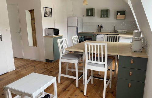 Espinchal Apartment | Bel Appartement de 4 Personnes au Sein D'un Ancien Hôtel Rénové