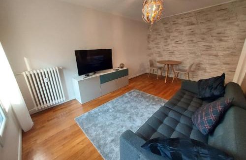Charenton-le-Pont Apartment | Bel appartement 2 pièces, sortie de métro ligne 8