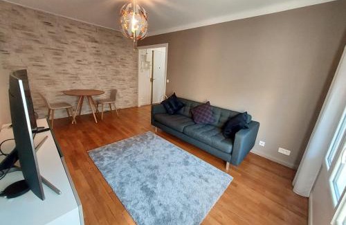 Charenton-le-Pont Apartment | Bel appartement 2 pièces, sortie de métro ligne 8