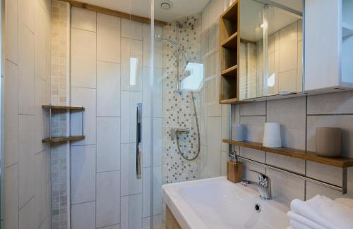 Saint-Donatien Apartment | Bel appartement, mezzanine, calme, 2 coins bureaux - Home'ponopono