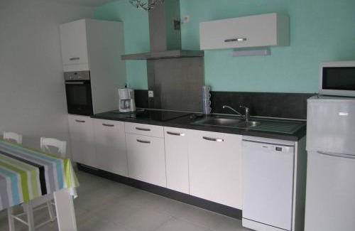 Etel Apartment | Bel appartement moderne avec balcon proche plage et port d'Étel - FR-1-479-59