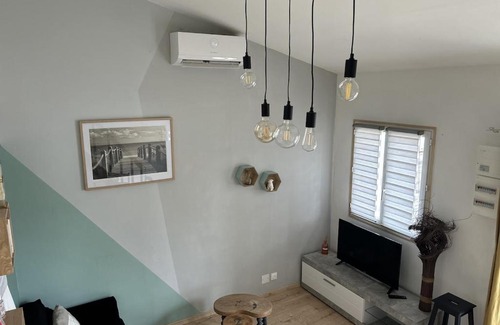 Saint-Liguaire Apartment | Bel Appt Centre, Marais, rando