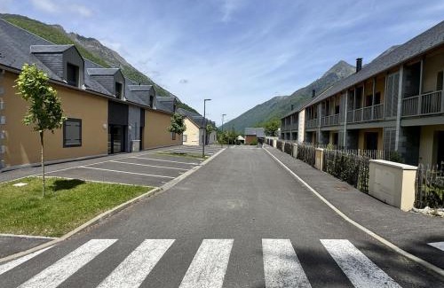 Cauterets Apartment | Bel apt 85m2 pour 8p Parking et Balcon