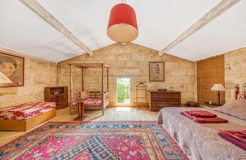 Arveyres House | Bel en rouge