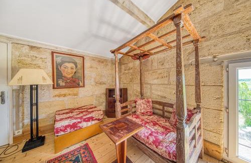 Arveyres House | Bel en rouge