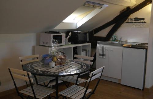 Nogent-l'Artaud Apartment | Bel F2 Nogent Gare sur place