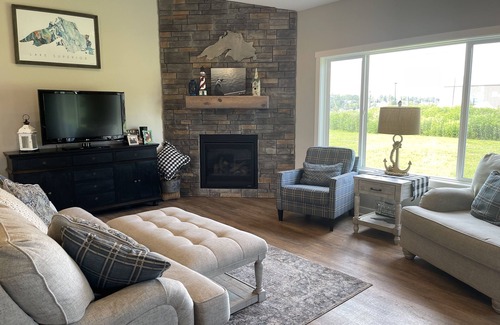 Superior House | Bel-Isle on Barker’s Island