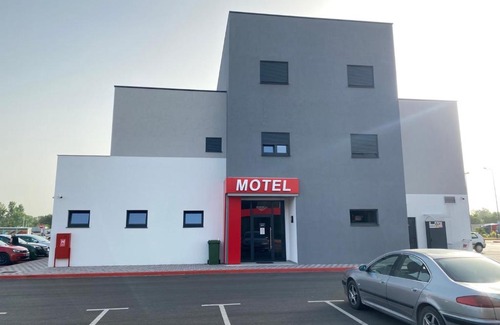 Republika Srpska Hotel | Belamionix motel