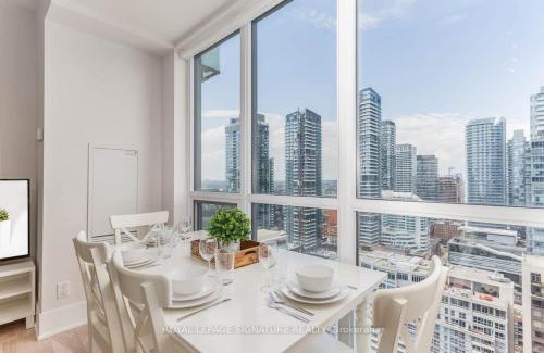 Toronto Entertainment District Apartment | Belarte Suites - Downtown Toronto - CN Tower & Rogers Centre