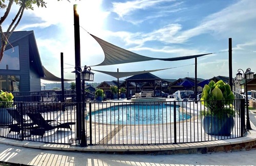 Willis Cabin | Belas Resort Tiny Home #102