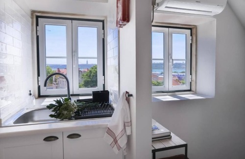 Belem House | Belém - Charming Apartments 3- Terrace with river view