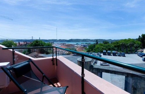 Belem House | Belém - Charming Apartments 3- Terrace with river view