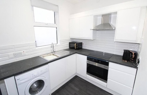 Belfast House | Belfast Cozy Home is a spacious home closer to Belfast City Centre.