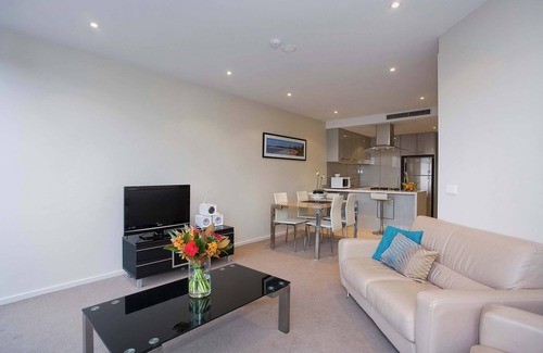 Torquay Apartment | Bell St Apartment I Walk to everything in Torquay